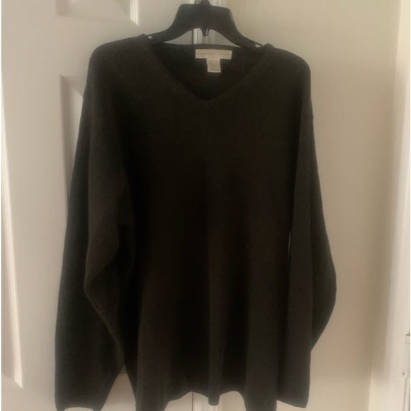 Geoffrey Beene Other - Mens Dark Gray sweater! Classic very gently worn